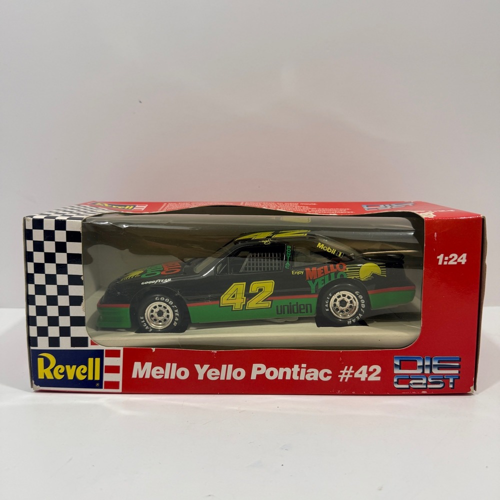 Revell Mello Yello Pontiac #42 NASCAR 1:24 Black Kyle Petty Diecast 8688